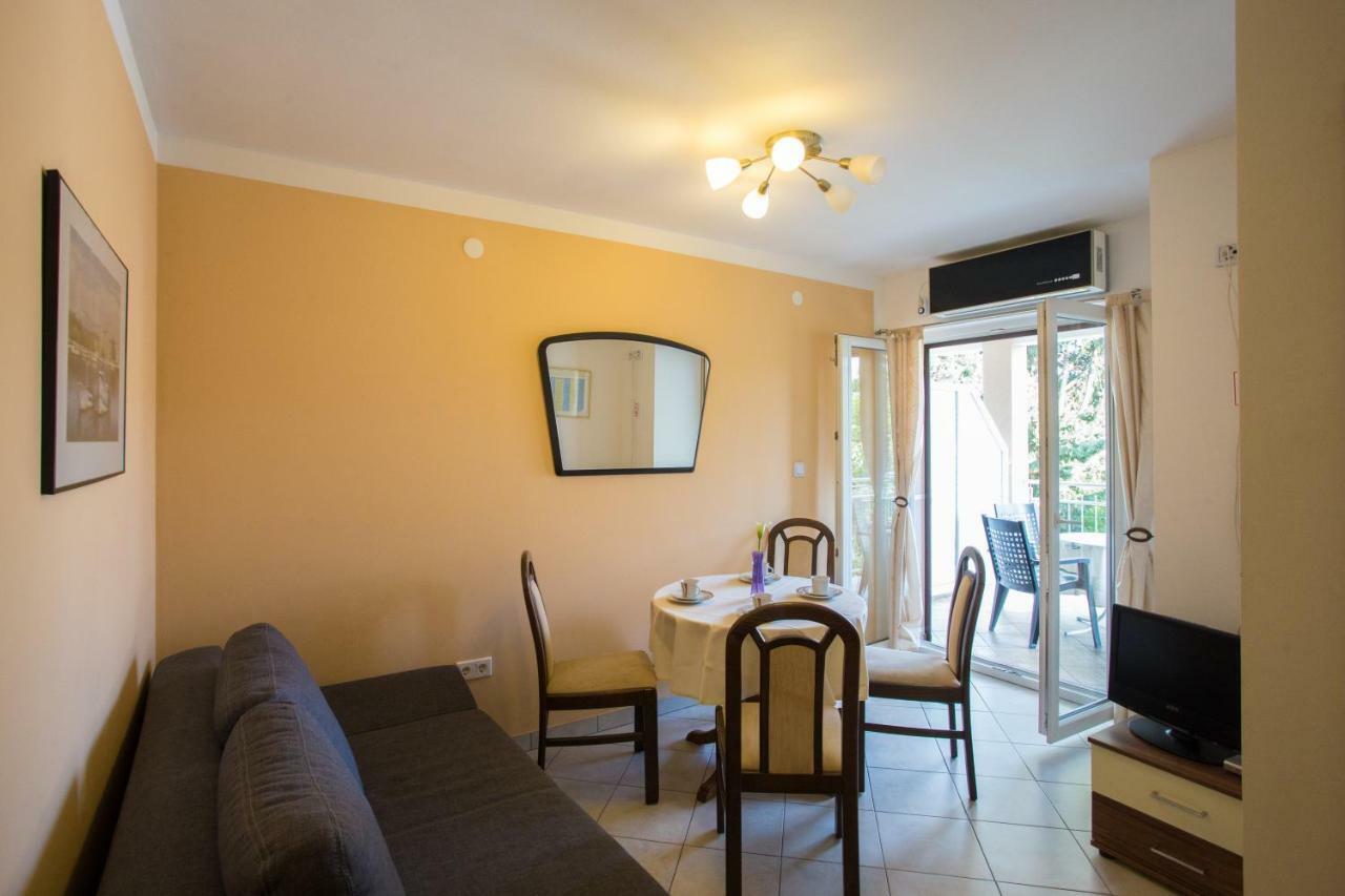 Apartment Smuljic Vrboska Exterior foto